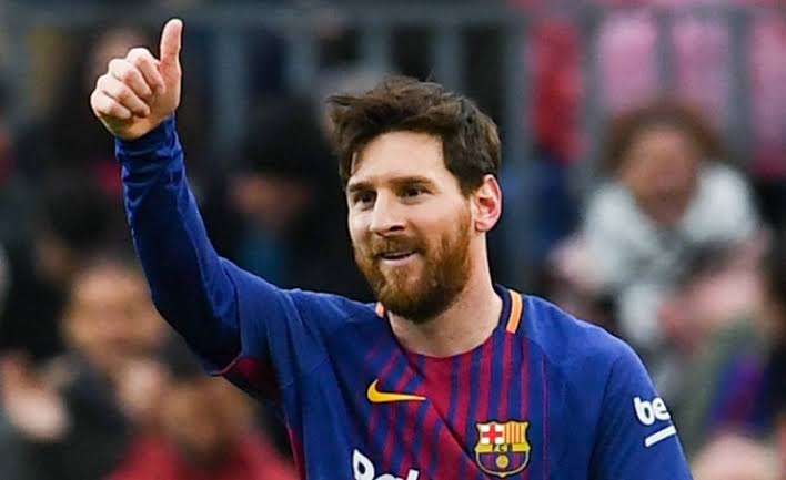 ميسي يحدد شروط تجديد التعاقد مع برشلونة.. علي طريقة إنييستا