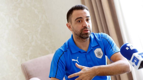 نجوم برشلونة يتواصلون مع تشافي..والأخير:كامب نو فى قلبى وتدريب البارسا حلمى