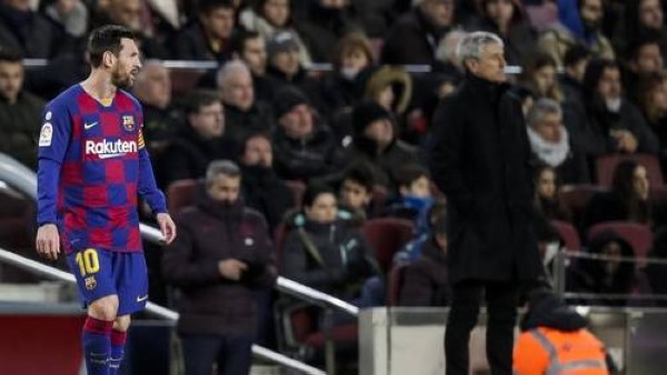 كيكي سيتين يتحدي ميسي :برشلونة يستطيع التتويج بالليجا ودوري الأبطال بـ14لاعبًا فقط