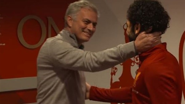مورينيو يمنح محمد صلاح ورفاقه في ليفربول هدية غير مسبوقة !