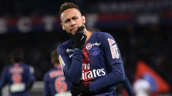 نيمار يتجاهل كريستيانو رونالدو و محمد صلاح ويختار أفضل 5 لاعبين في العالم