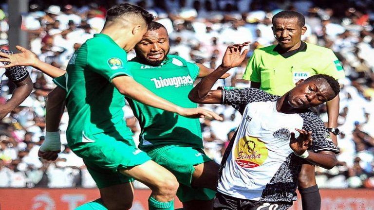 الكاف يوقف إلياس الحداد مؤقتًا“قبل مباراة الزمالك والرجاء بدوري أبطال أفريقيا(فيديو)