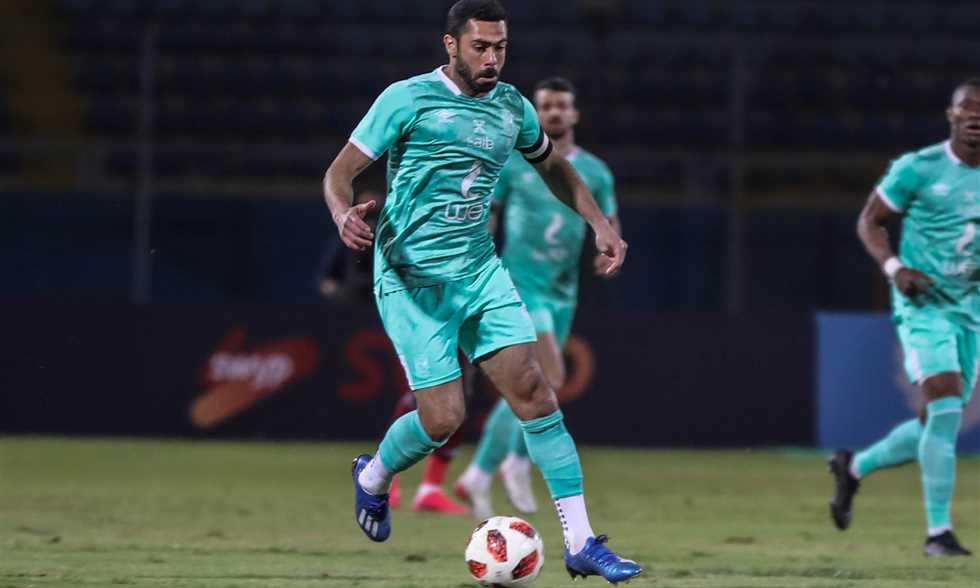 الجزائري يوسف بلايلى يطلب فسخ عقده مع الأهلى السعودي