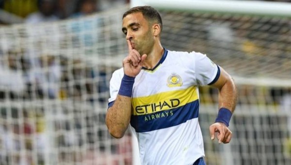 النصر السعودي يوجه تحذيرا لعبدالرزاق حمدالله بعد حديثه عن الرحيل(فيديو)