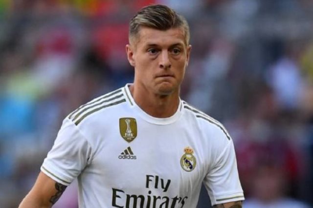كروس يدافع عن نفسه أمام ريال مدريد: تصريحاتى لم تترجم بطريقة صحيحة