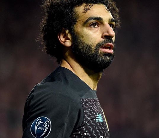 محمد صلاح يشارك متابعيه بلقطة من مسلسل من الحجر الصحي(صور)