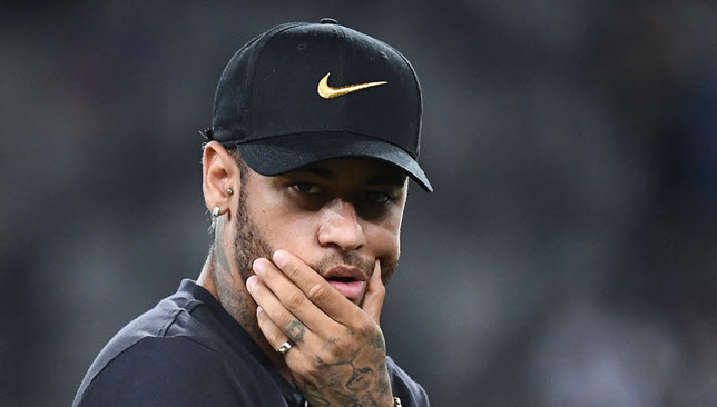 مدرب منتخب إسبانيا التاريخي: نيمار لاعب رائع ولكن غشاش وتصرفاته سيئة