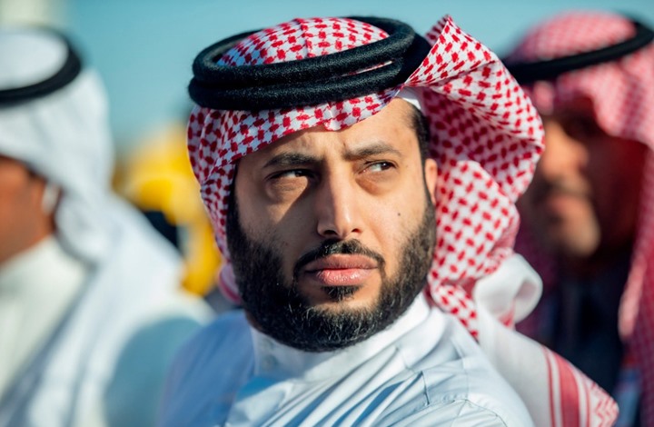 آل الشيخ يشن هجوما لاذعا على منتقدي تحدي “مباراة البلاي ستيشين”