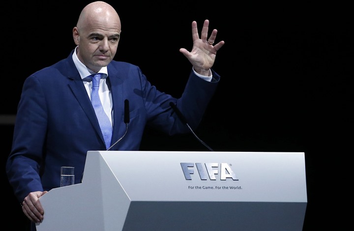 الفيفا يبحث إمكانية إقامة الموسم بأوروبا وفقا للتقويم السنوي