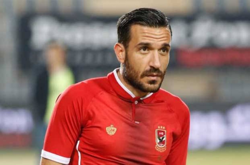 الهلال السعودي يقدم عرضا رسميا للأهلي لضم على معلول
