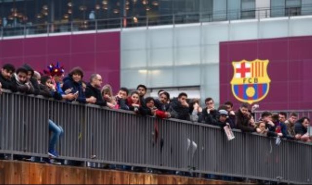 برشلونة يرفض إعادة أموال تذاكر المباريات إلى جماهيره