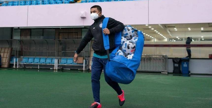 أخبار الأهلي : كورونا واللاعبين : اصابة حارس الأهلي السابق.. وثنائي الأحمر فى منتخب الشباب