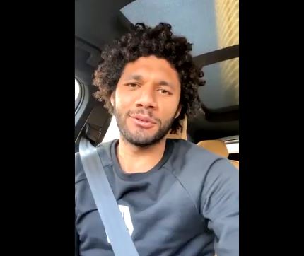 محمد النني يظهر في فيديو جديد يقرآ القرآن الكريم علي تويتر(فيديو)