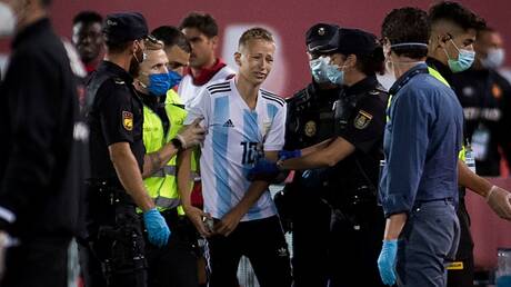 ميسي يتسبب في أول اقتحام جماهيري في الدوري الإسباني(فيديو)