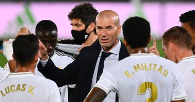 ريال مدريد يتخطى ألافيس بثنائية نظيفة ويضع قدما على منصة التتويج(فيديو)