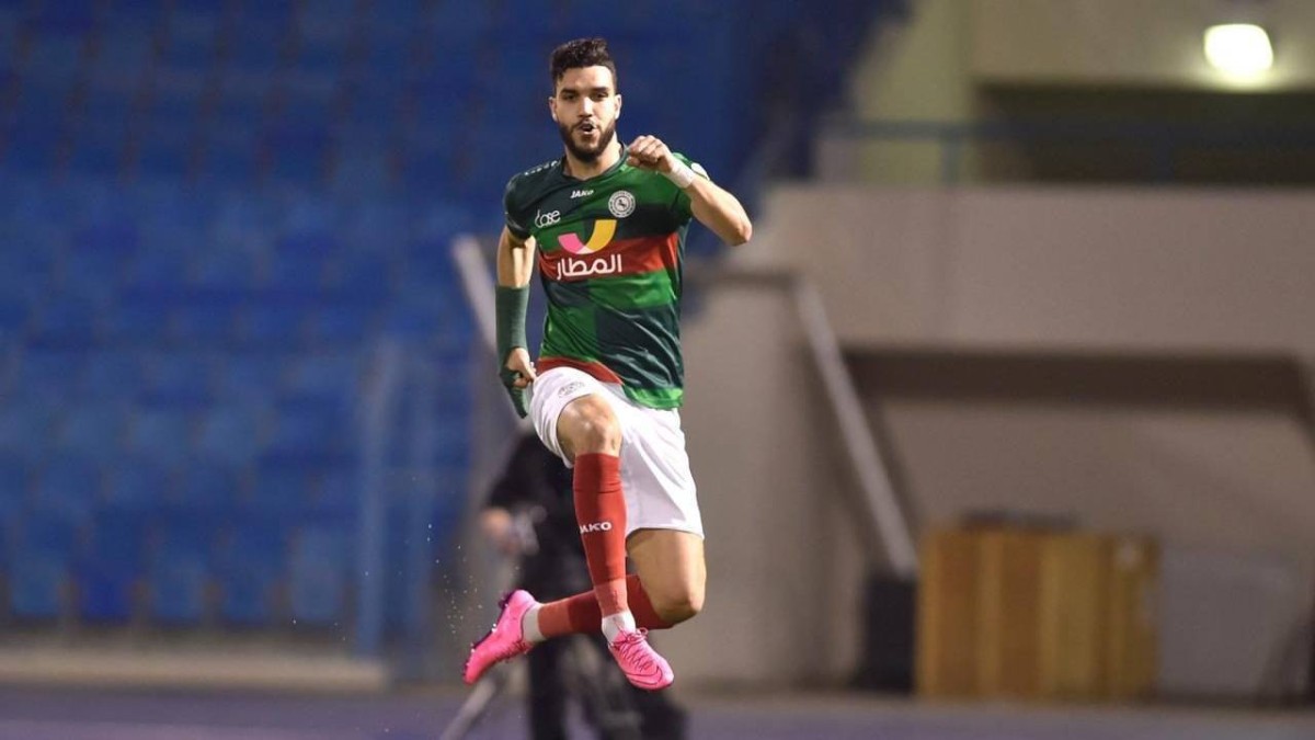 الاتفاق السعودى ينتظر تقرير مدربه لتحديد بديل وليد أزارو