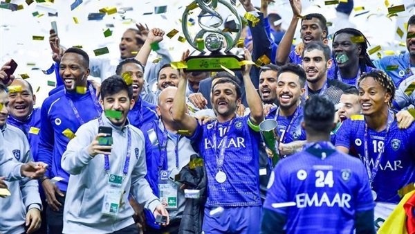 الهلال سيرفع نسخة جديدة لكأس الدوري السعودي 9سبتمبر..والنصريحتفظ بنسخته(فيديو)