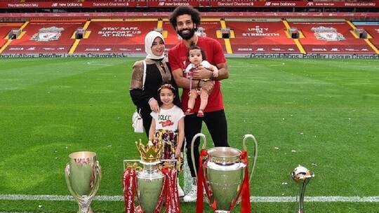 مكة محمد صلاح علي خطي أبيها..تحصد جائزة بمدينة الملاهي (فيديو +صورة)