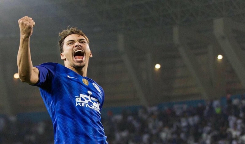 الهلال السعودى يقرر منح كارلوس إدواردو مكافأة الدورى بعد رحيله
