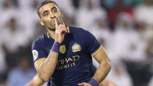 حمد الله نجم نادي النصر يكشف حقيقة تعرضة لحادث مروري(فيديو)