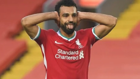 فيفا يحتفي بمحمد صلاح لتسجيله رقما قياسيا جديدا بعد هاتريك افتتاح الدوري(صورة)