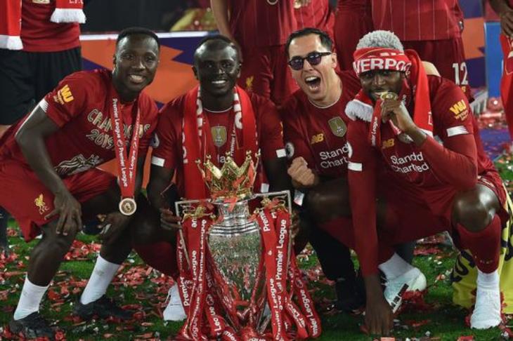لاعبي ليفربول يسيطرون على التشكيل المثالى للدوري الإنجليزي فى غياب صلاح