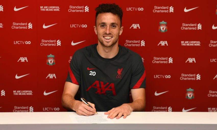 ليفربول يعلن ضم جوتا..واللاعب:صلاح ومانى وفيرمينو ثلاثى من طرازعالمى(فيديو)
