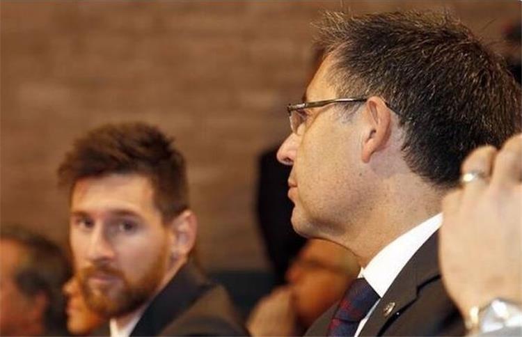 ميسي يستعين بالجماهير لطرد بارتوميو من برشلونة