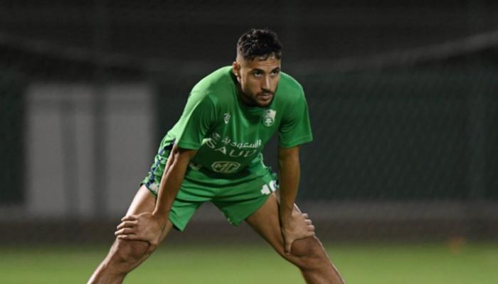 والد بلايلي يؤكد أهلي جدة السبب في فشل صفقة الانتقال للأهلي