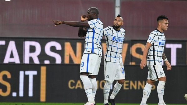 إنتر ميلان يستعيد نغمة الفوز بالدوري الإيطالي بثنائية فى جنوى(فيديو)