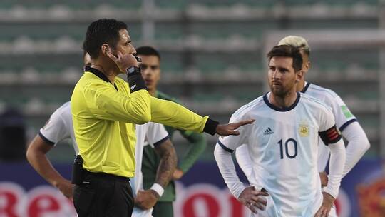 تقارير تكشف سبب انفعال ميسي عقب مباراة الأرجنتين وبوليفيا(فيديو)