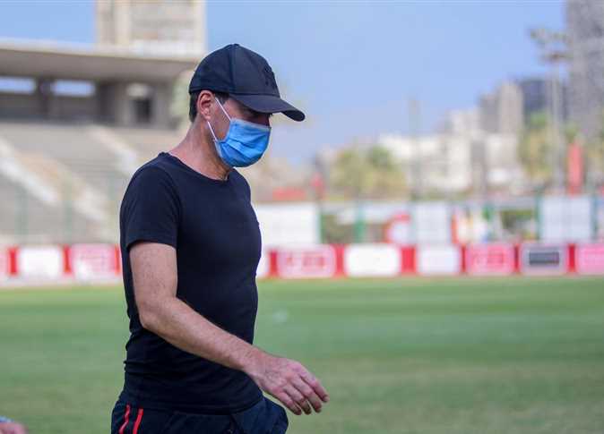 فايلر للتلفزيون السويسري: لا توجد أزمة مع الأهلي ورحيلي لأسباب شخصية