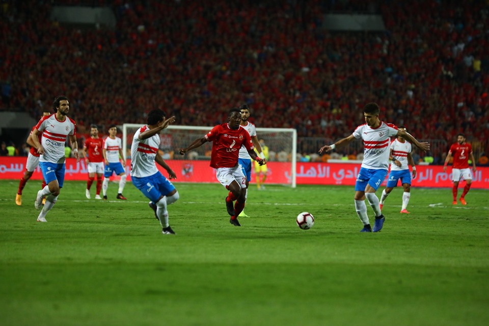 كاف يشترط 4 مسحات كورونا للأهلي والزمالك وبيراميدز قبل نصف نهائي أفريقيا