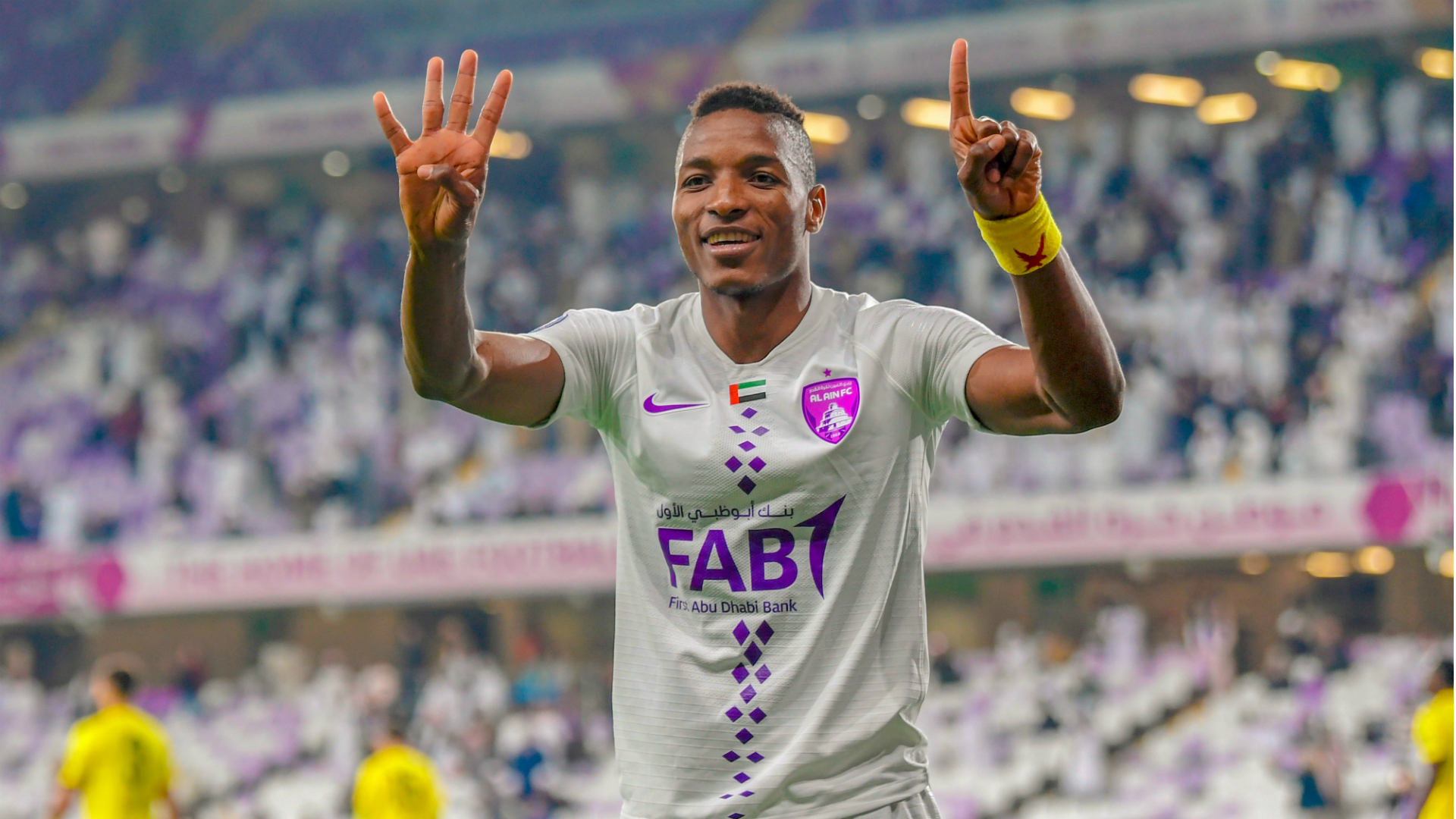 منافس الأهلي .. الوداد يدرس التعاقد مع مهاجم العين الإماراتي