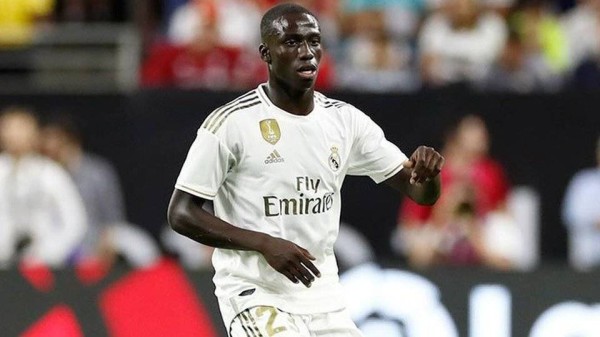 منتخب فرنسا يستبعد دوبوا ويستدعي نجم ريال مدريد بدلاً منه