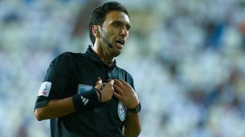الحكم الحنفوش يثير الجدل حول أدائه بمباراة الشباب ضد النصر
