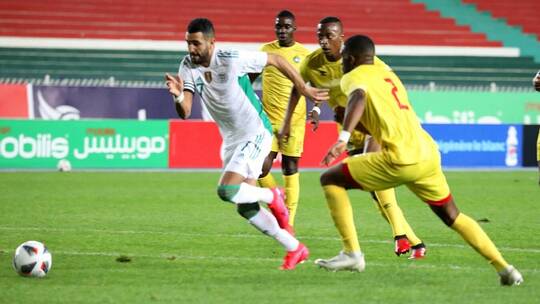 المنتخب الجزائري يتأهل لكأس الأمم الإفريقية بالتعادل 2-2 أمام زيمبابوى(فيديو)