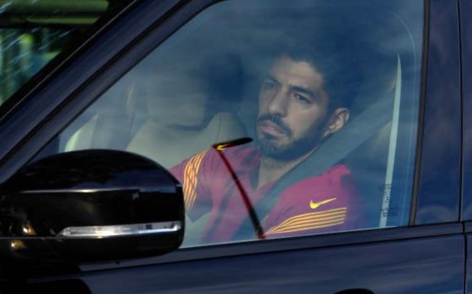 سواريز يصاب بفيروس كورونا قبل مواجهة أوروجواي مع البرازيل