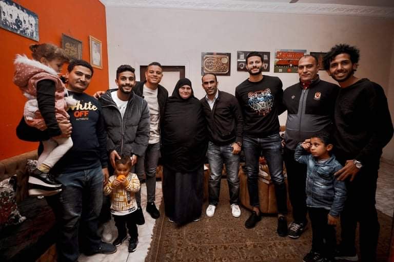 أخبار الأهلي : بعد زيارة رباعي الأهلي.. والدة عبد الوهاب تتحدث عن دعم الخطيب وزيارة عبد الحفيظ ولاعبي الفريق