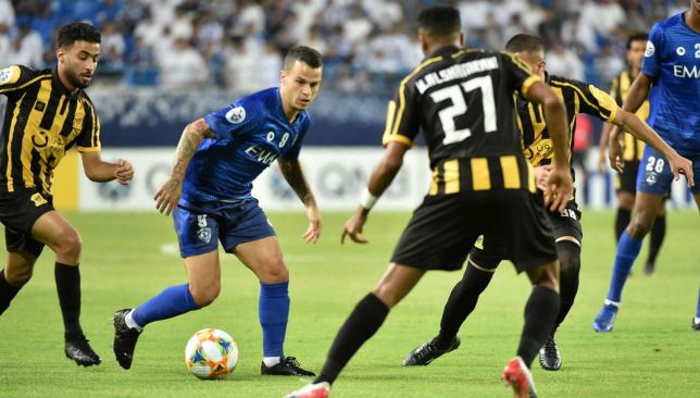 الإتحاد يتعادل 1-1 مع الهلال في ديربي السعودية بمشاركة حجازي(فيديو)