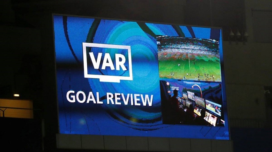 الدورى السعودى .. أندية القسم الثانى تطالب بتطبيق ” VAR ” فى المباريات