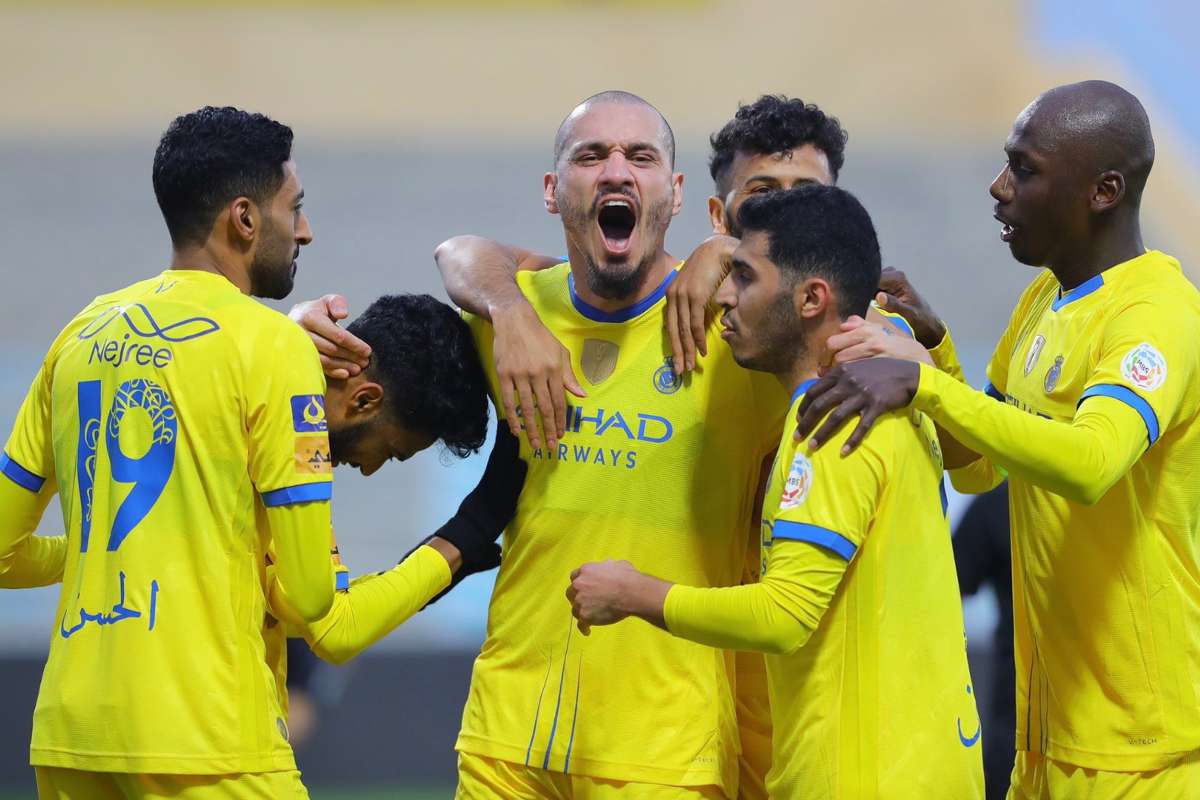 النصر يتعادل مع ضمك ومايكون يسجل هدفا غريبا بالخطأ في مرماه(فيديو)