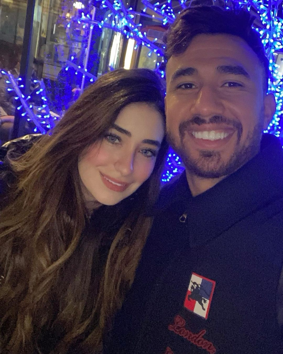 تريزيجيه يحتفل بعيد زواجه الثانى برسالة لزوجته “روان”: ربنا يخليكى ليا