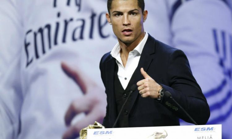 رونالدو ..لقاء مرتقب مع الخطيب والإمارات تخصص سيارة تحمل لوحة معدنية باسمCR7