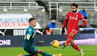 نيوكاسل يونايتد يفرض التعادل علي ليفربول ويشعل صراع البريميرليج(فيديو)