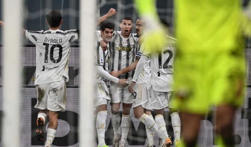 رونالدو يحتفل بالمباراة الـ100 مع يوفنتوس علي تويتر:أنا فخور جدًا