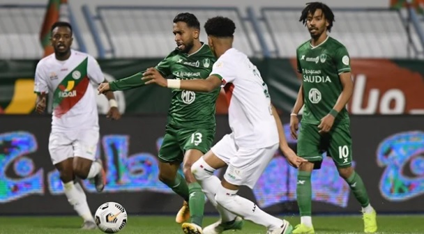 الأهلى يزاحم الهلال صدارة الدوري السعودي بفوز قاتل على الاتفاق(فيديو)