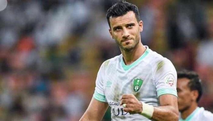 الأهلي يستجيب لتهديد هداف الدوري السعودي التاريخي