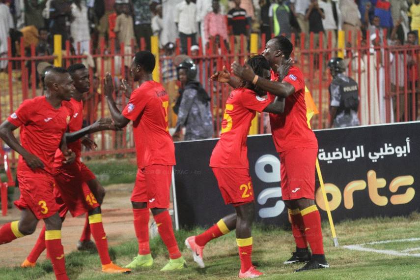 هيثم كابو عضو مجلس إدارة المريخ السوداني يطالب بـ إعادة لقاء الترجي والمريخ… خطأ فادح.. حكم مباراة أرسنال لم يرسم خط التسلل!
