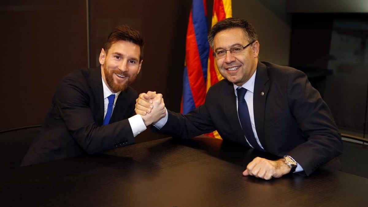 تقرير يكشف بنود في عقد التجديد الأخير لميسي وراتبه الضخم مع برشلونة